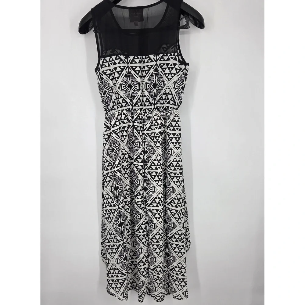 NEW Romeo & Juliet Couture Hi-Lo Dress Medium Sleeveless Geometric Black White